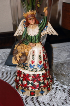 Jim_shore_angel