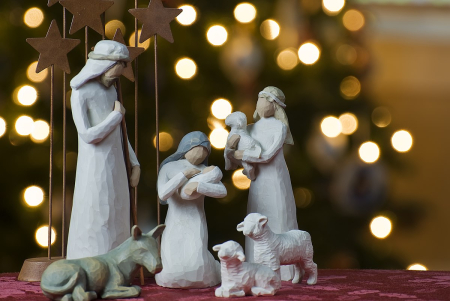 1200px-Nativity_tree2011