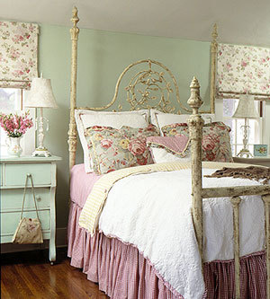 Shabby-chic-vintage-decor-furniture-bedroom